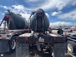 1976 Fruehauf Pneumatic Trailer
