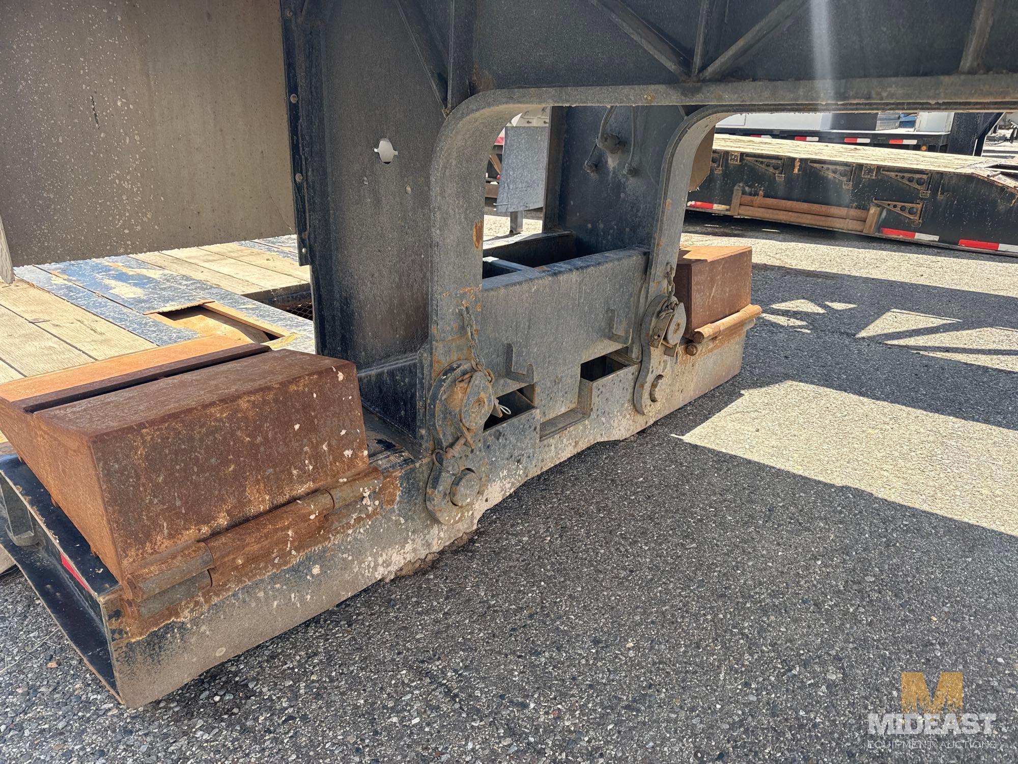 2004 XL Specialized Lowboy Trailer