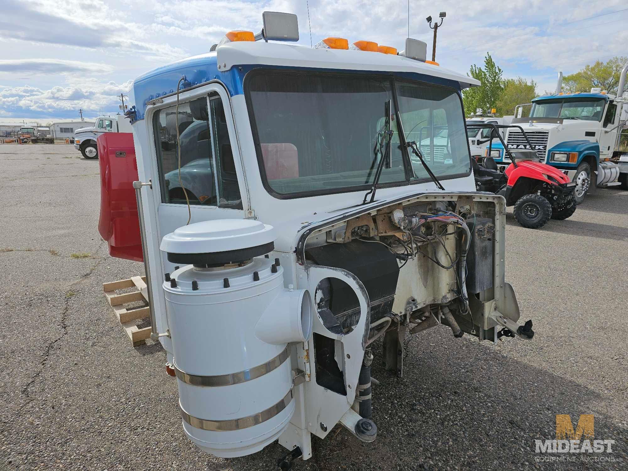 Kenworth W900 Cab
