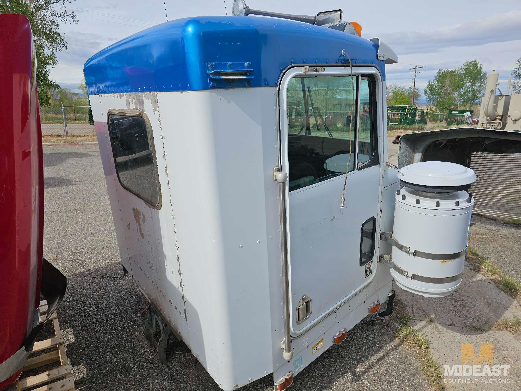 Kenworth W900 Cab