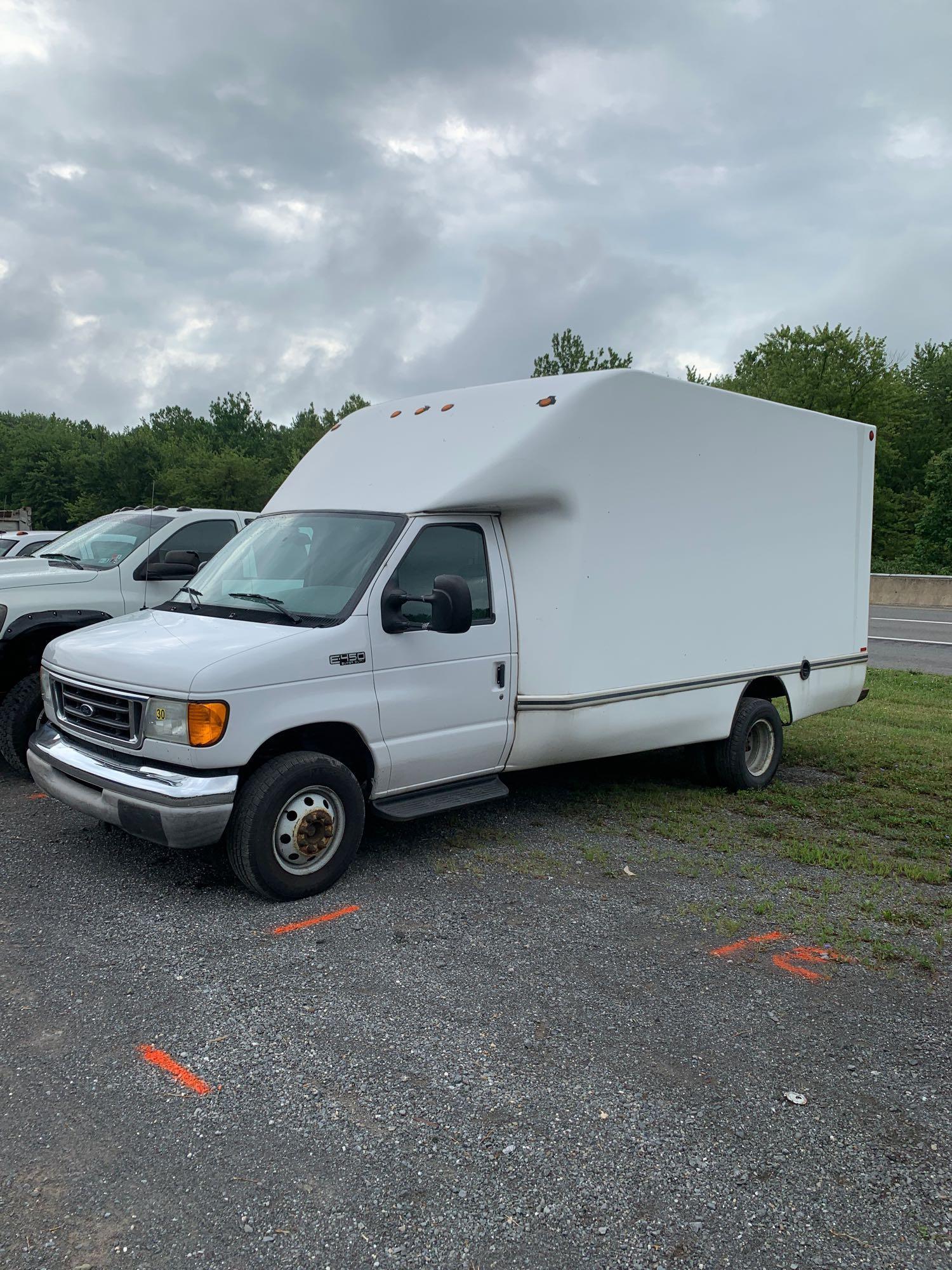 ?03 Ford E450 box van