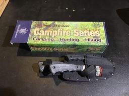 Smith and Wesson campfire series knife set