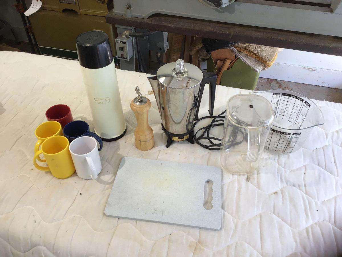 Miscellaneous kitchen items