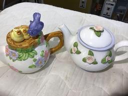 Miscellaneous decorative tea pots