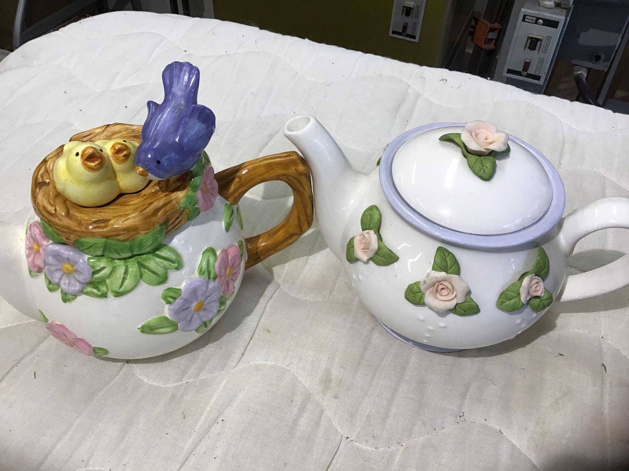 Miscellaneous decorative tea pots