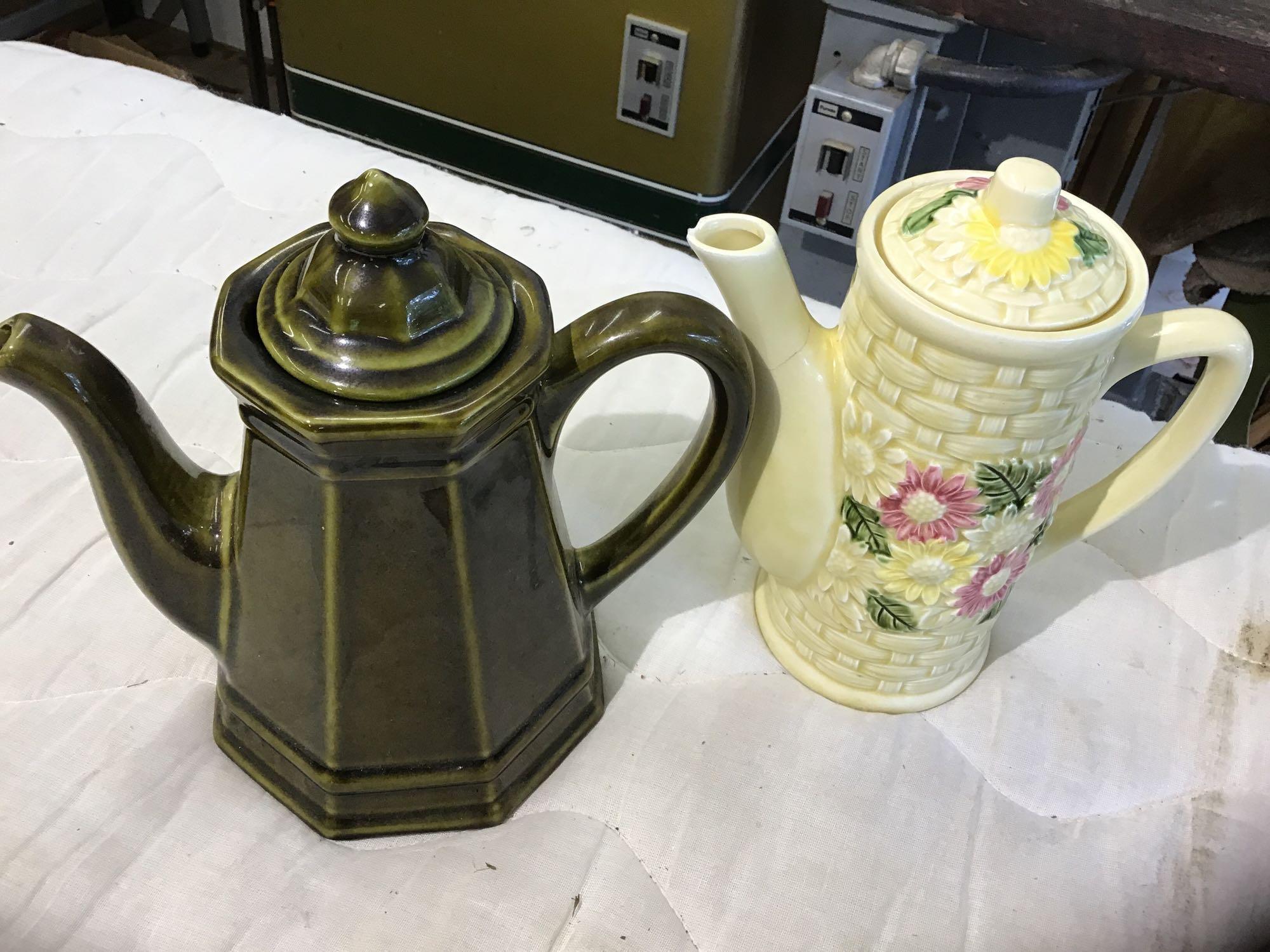 Miscellaneous decorative tea pots