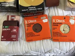 Large amounts sandpaper