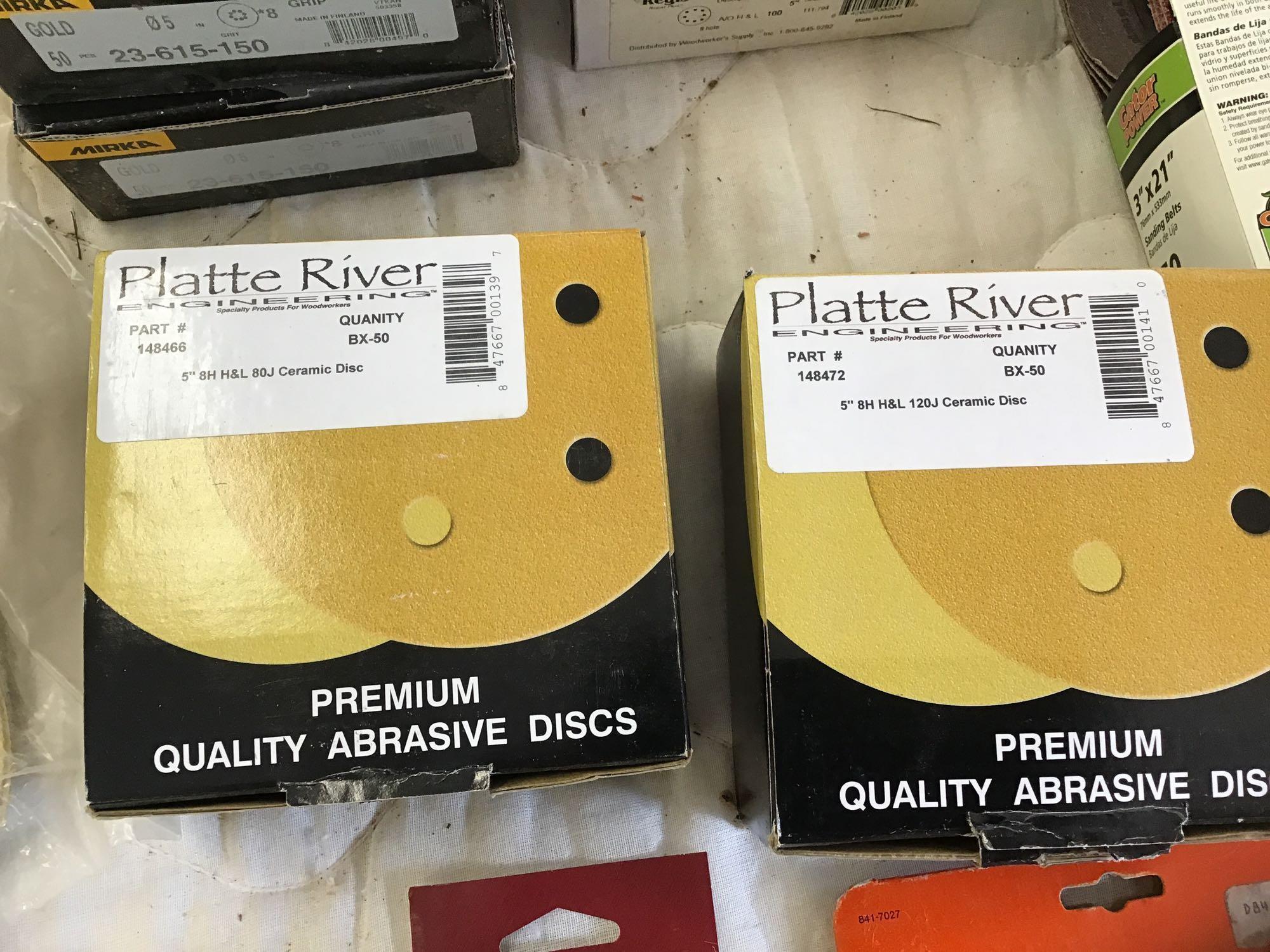 Large amounts sandpaper