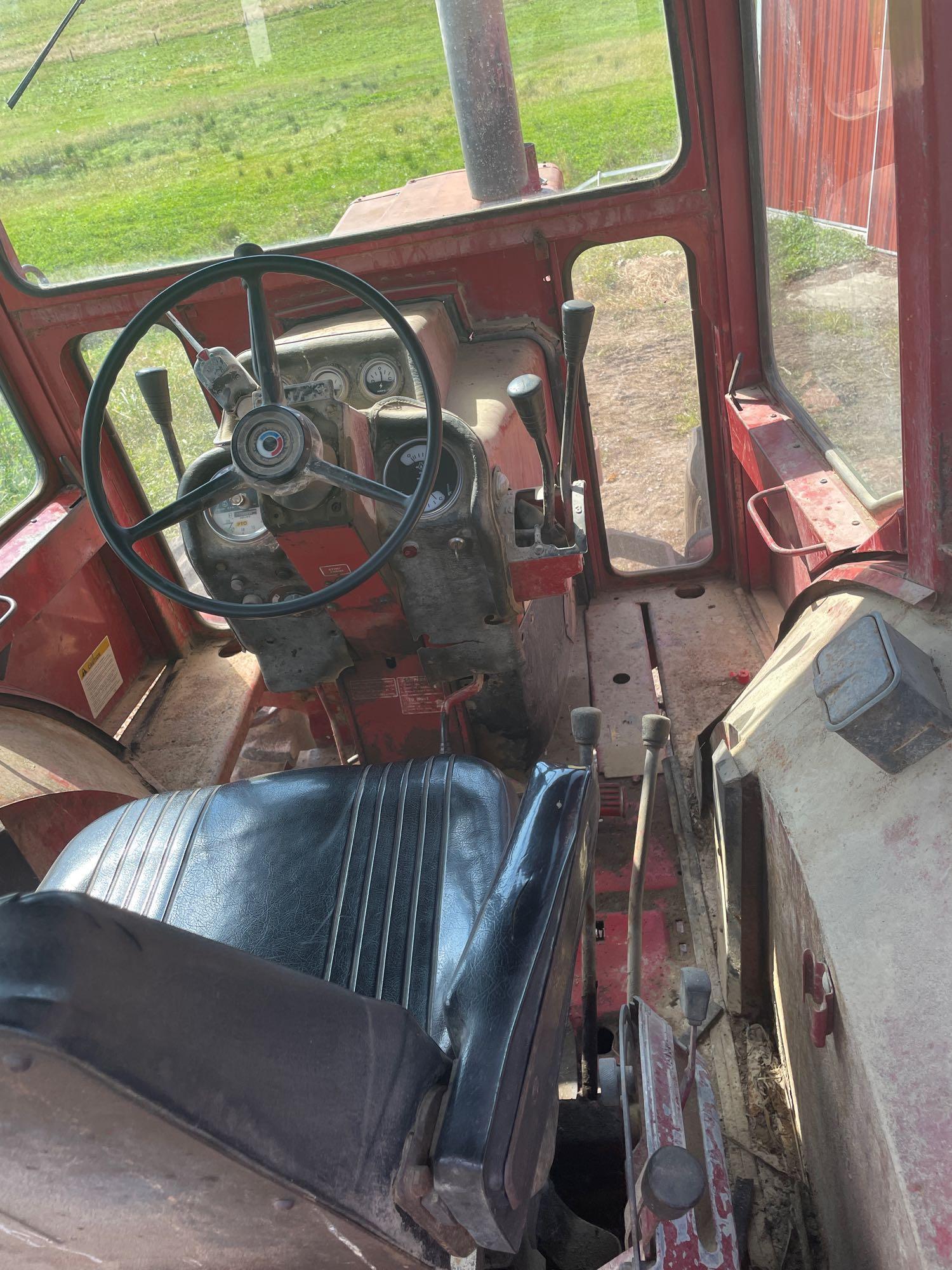 IH 1466 Tractor