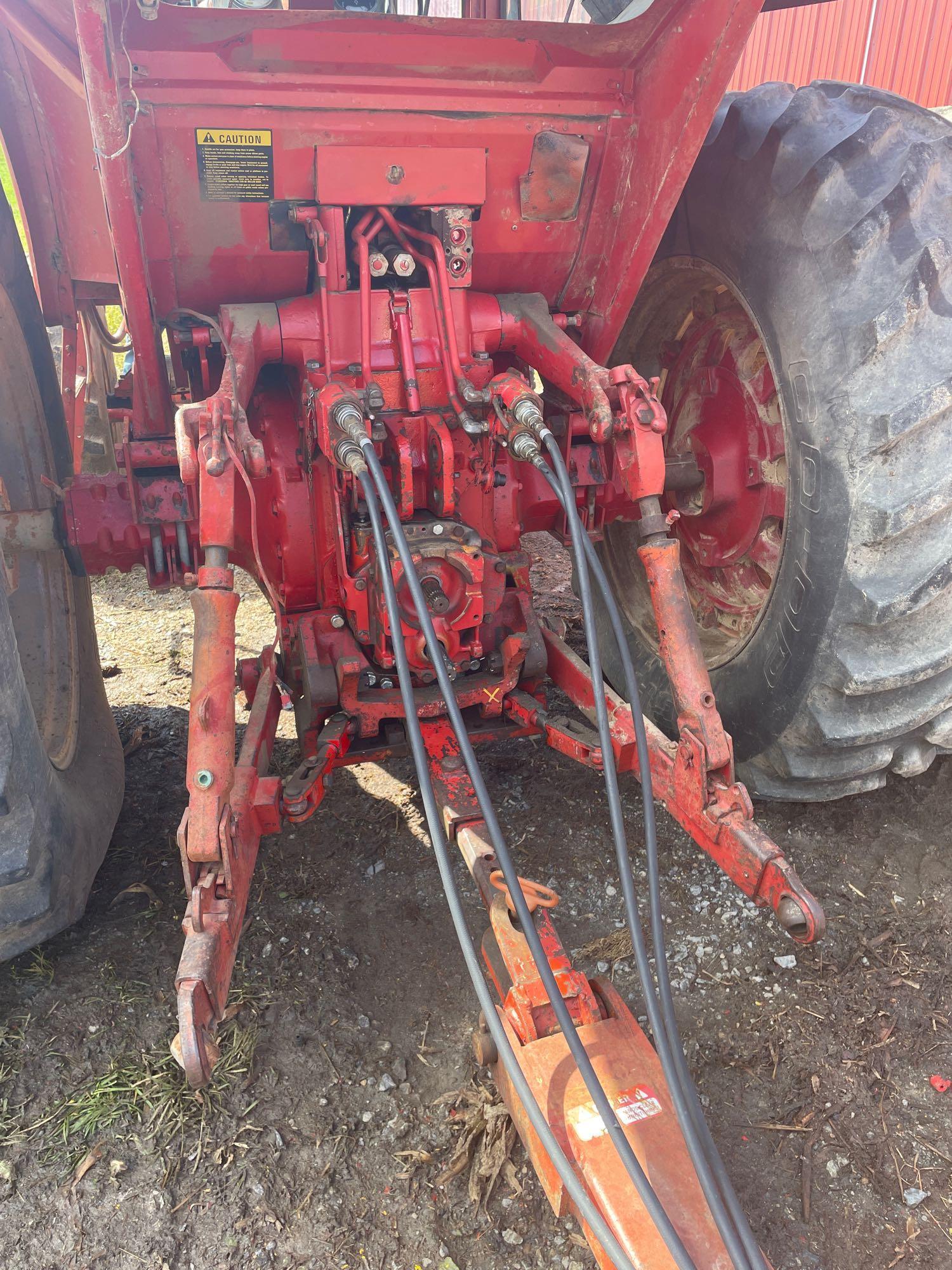 IH 1466 Tractor