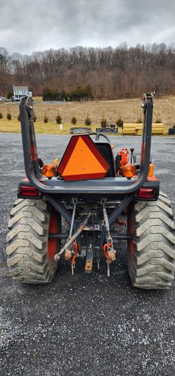 Kubota B3200 tractor