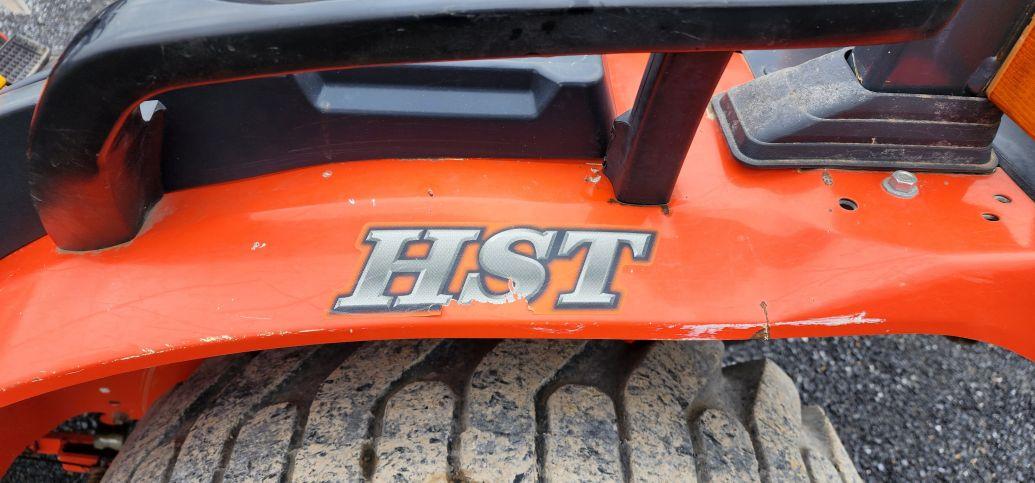 Kubota B3200 tractor