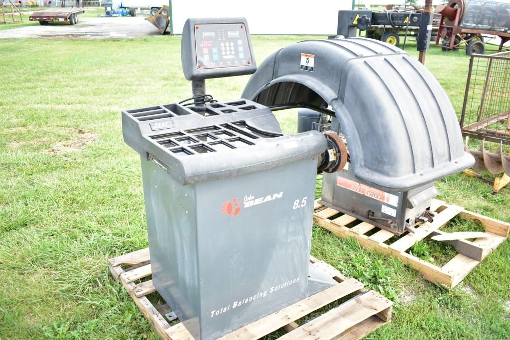 JBC Tire Balancer