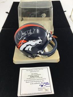 DELTHA O'NEAL MINI HELMET