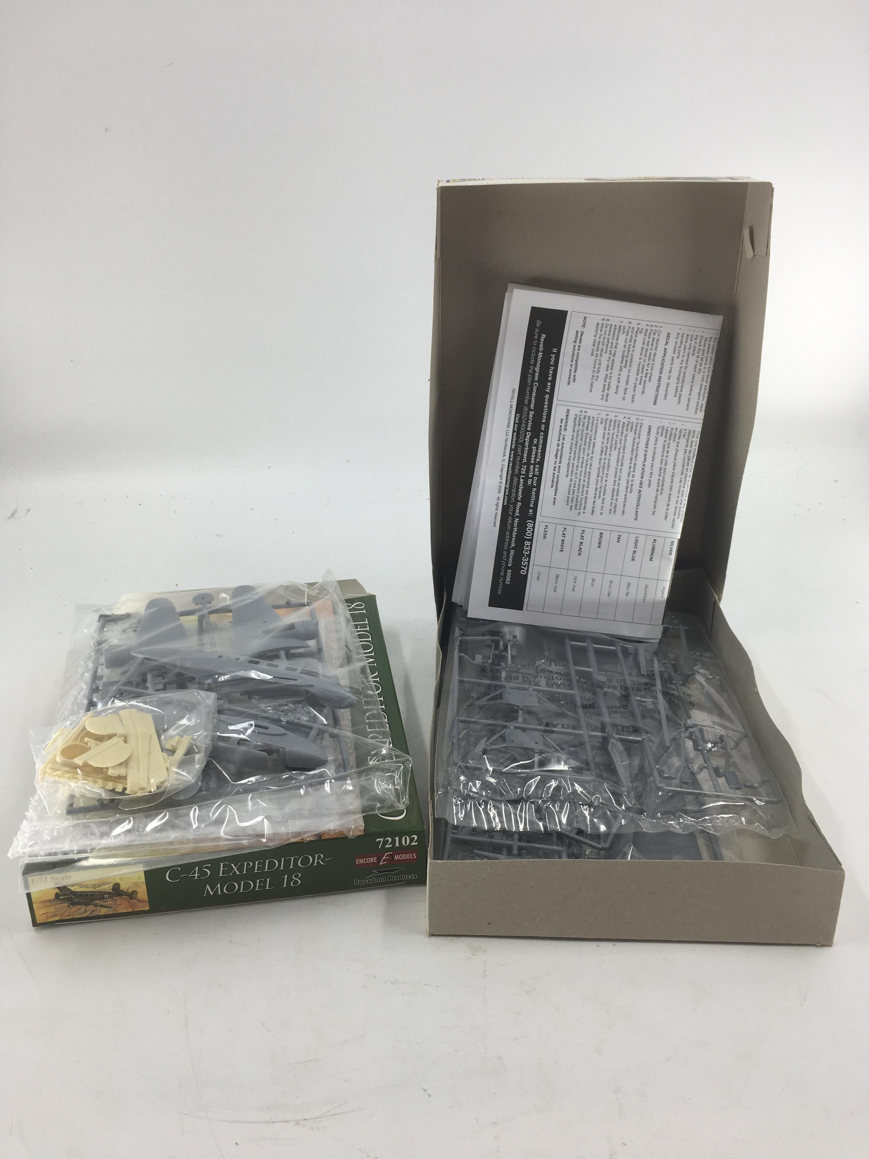 2 MODEL AIRPLANES 1/72 AND 1/48 SCALE