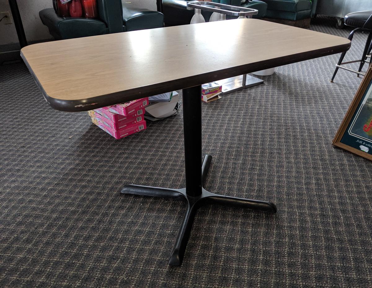 24"x 42" Single leg table