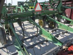 John Deere 980 Field Cultivator