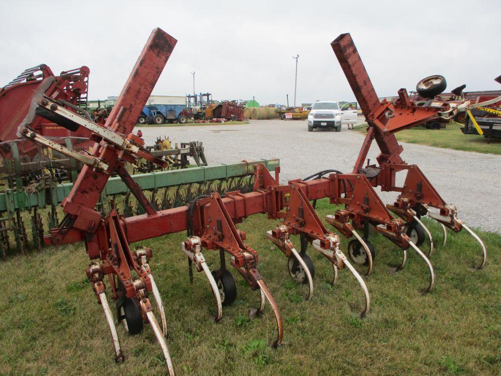 IH 133