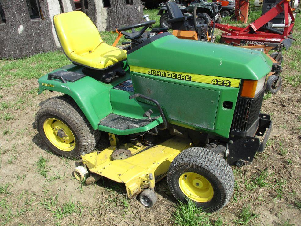 JD 425 Riding Mower