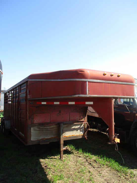 1992 Circle D Gooseneck Livestock Trailer