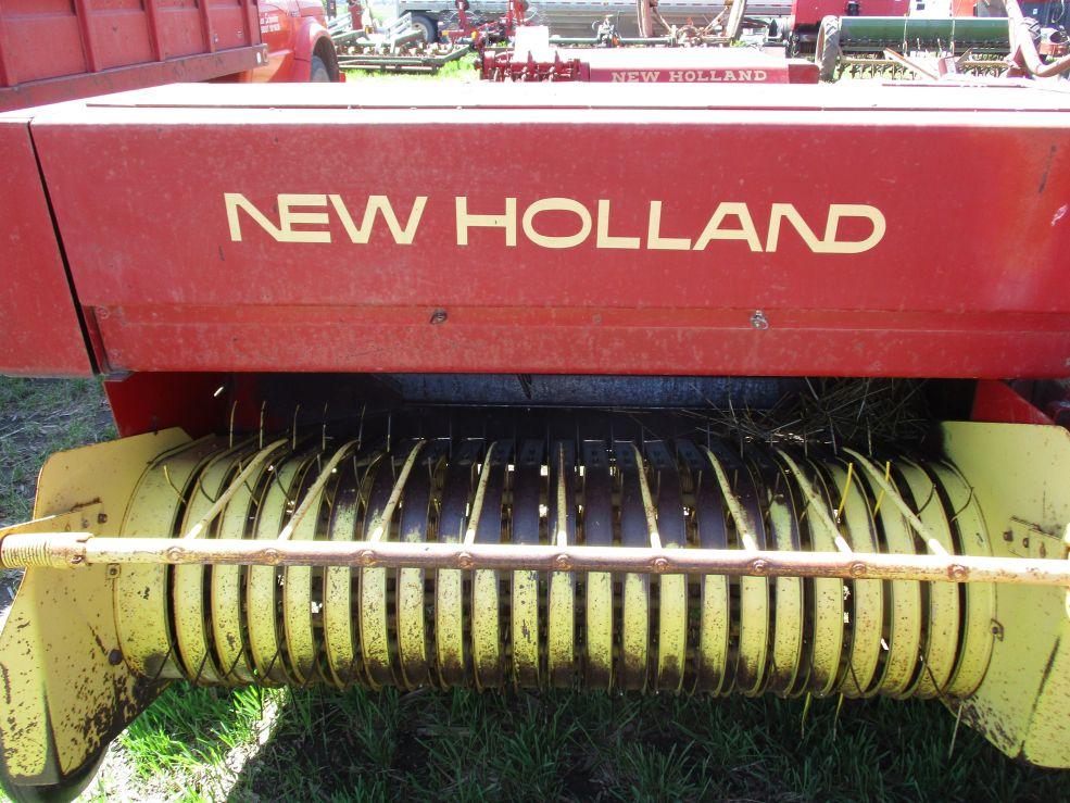 New Holland 315 Square Baler