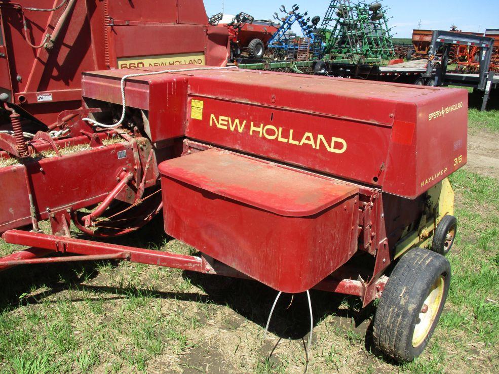 New Holland 315 Square Baler