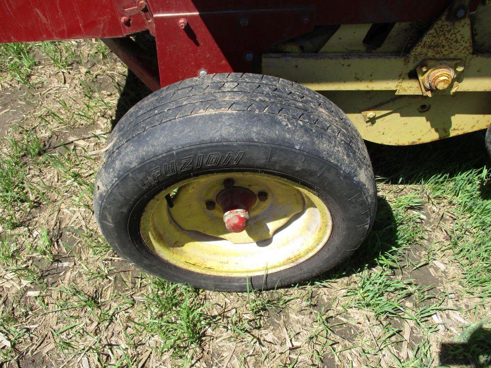New Holland 315 Square Baler