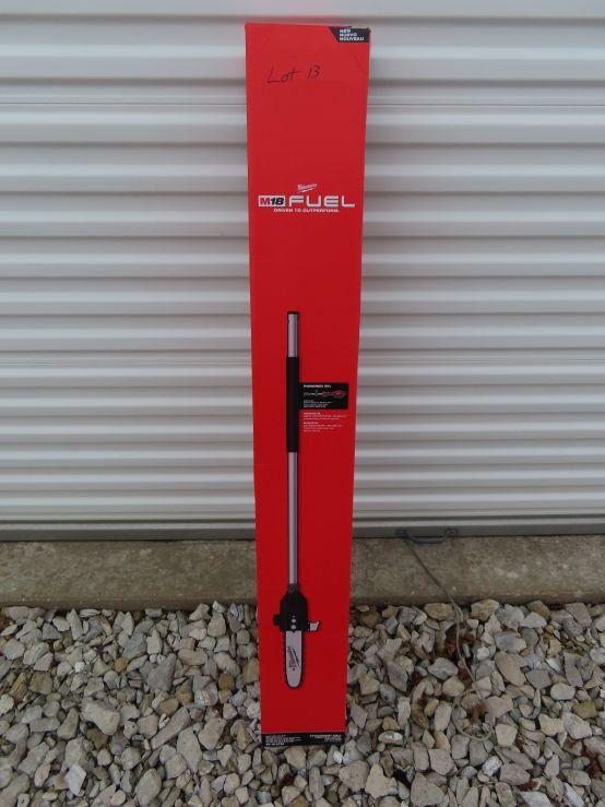 Milwaukee M18 Quick Lock 10'' Pole Saw Attachment