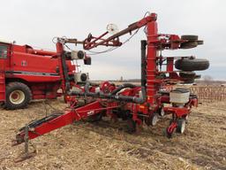White 8 Row Planter