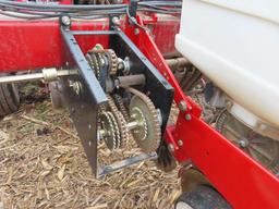 White 8 Row Planter
