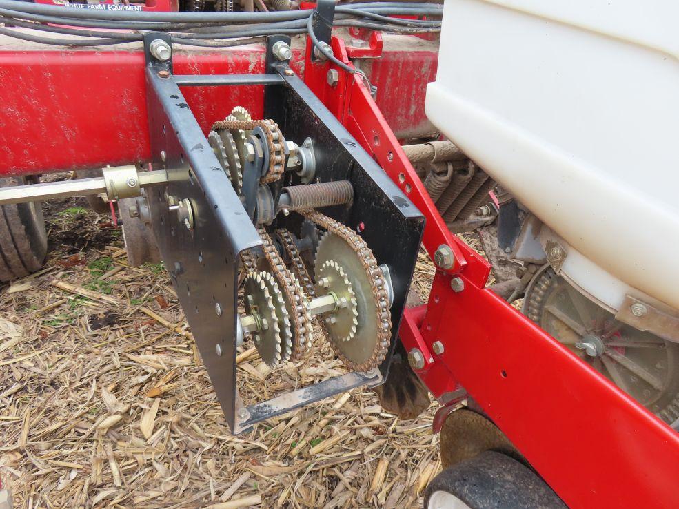 White 8 Row Planter