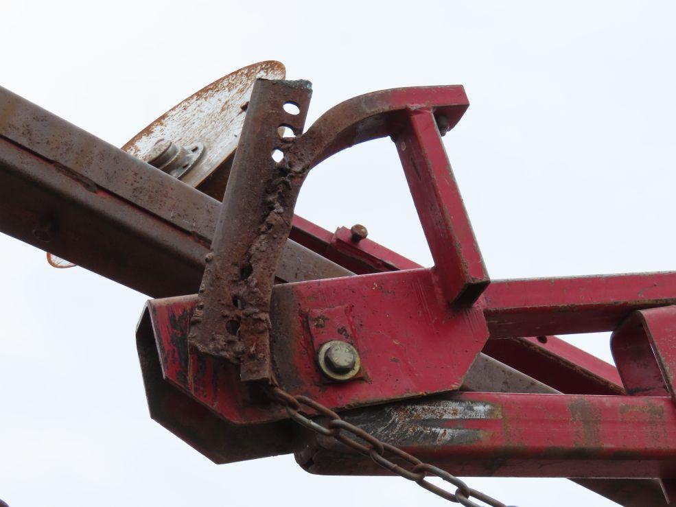 White 8 Row Planter