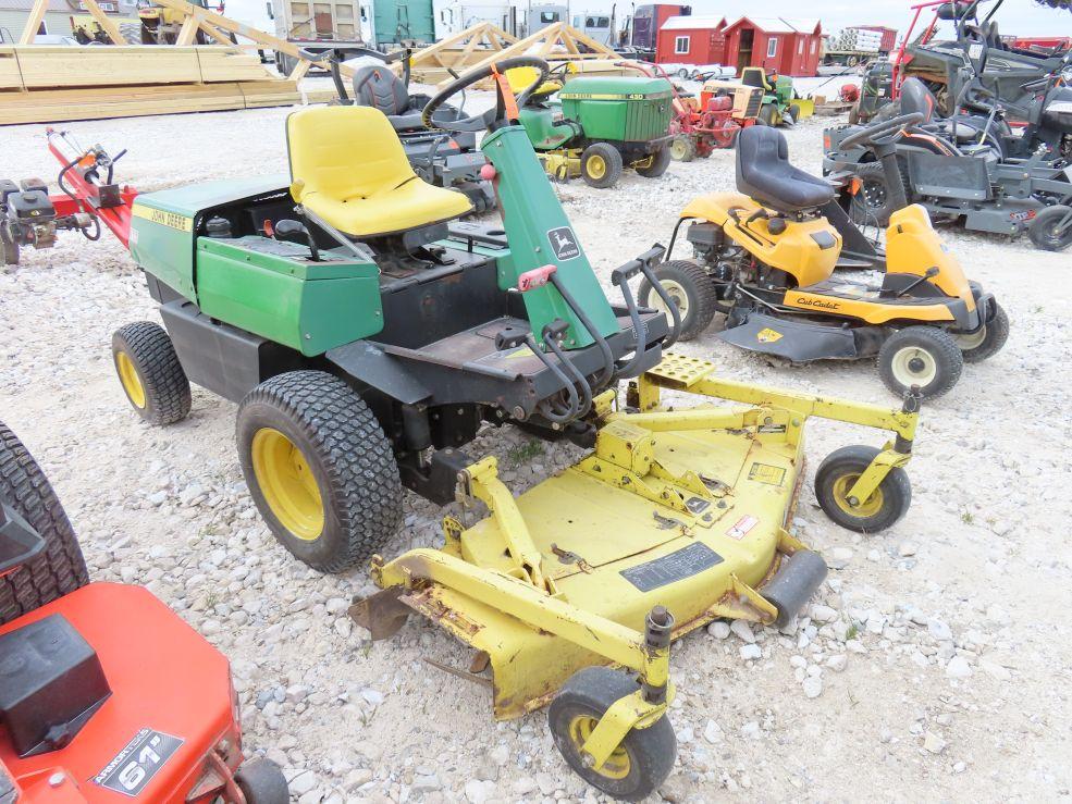 John Deere F910 Mower