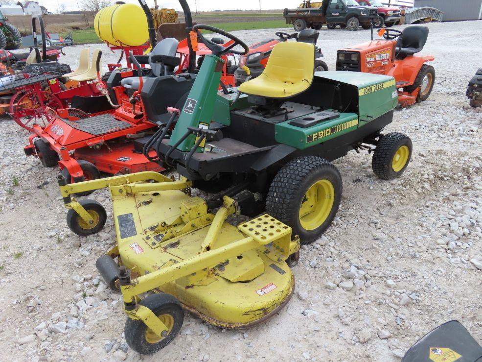 John Deere F910 Mower
