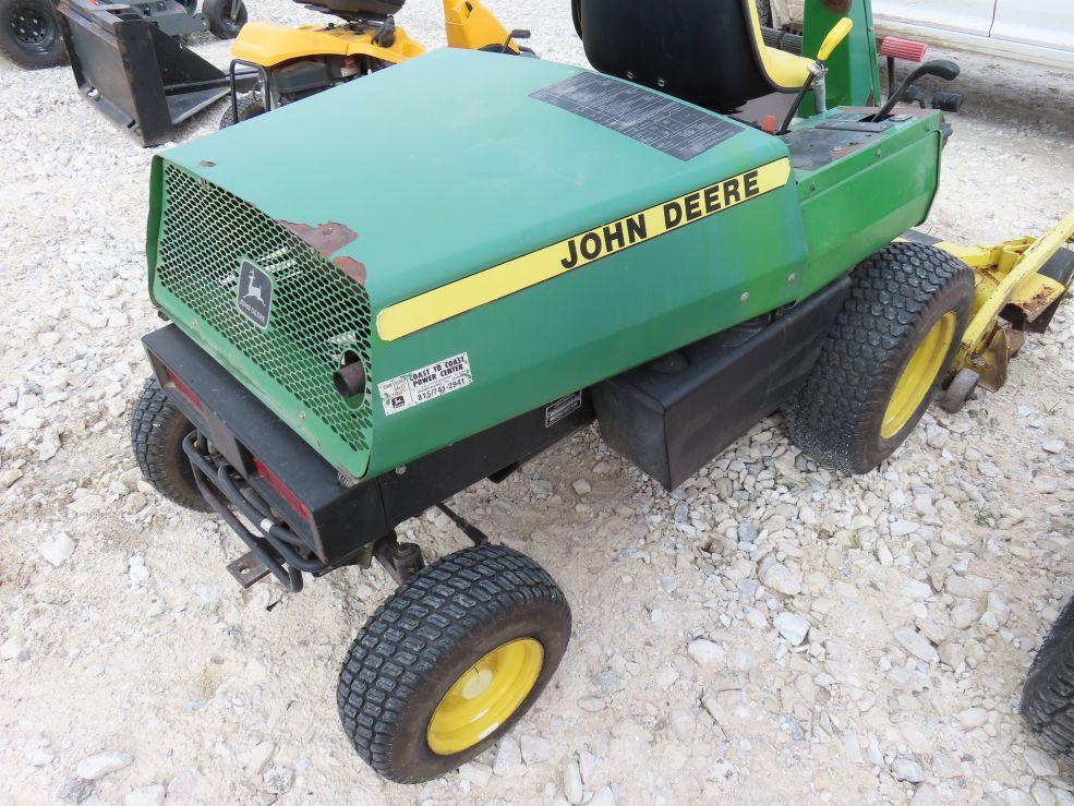 John Deere F910 Mower