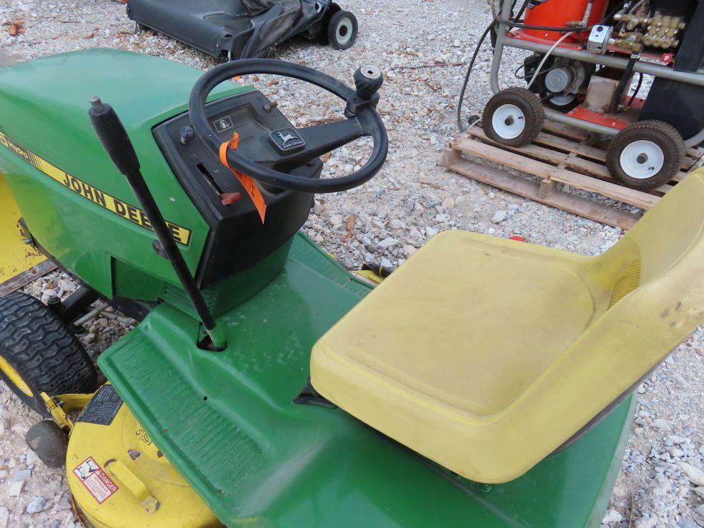 John Deere 175 Hydro Riding Mower