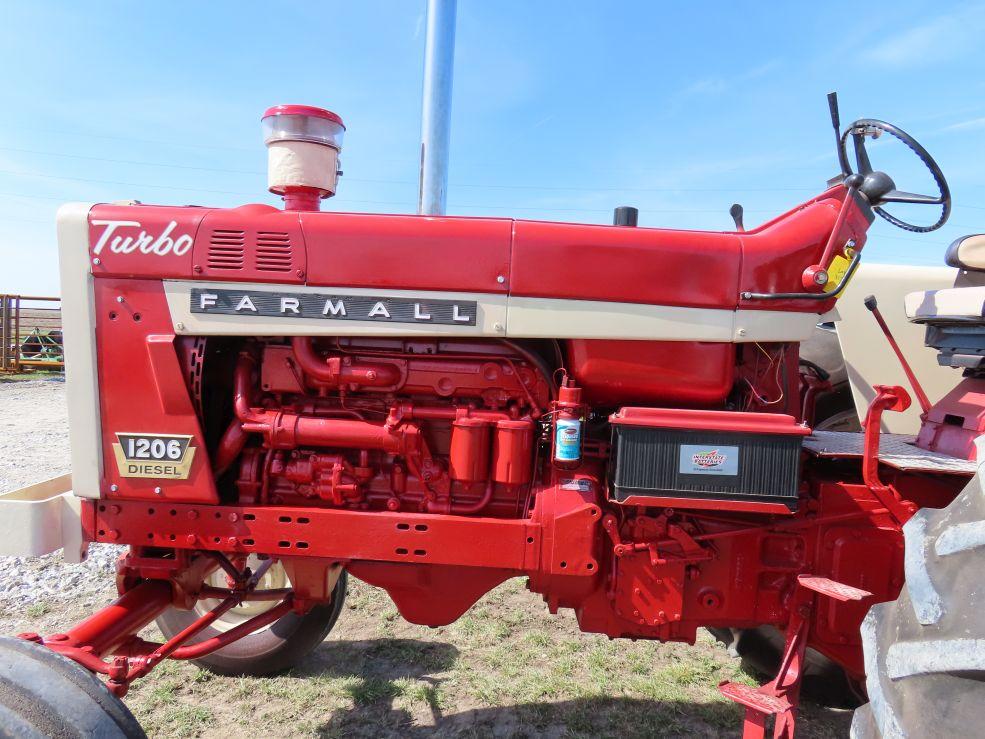 1967 IH Farmall 1206 Tractor