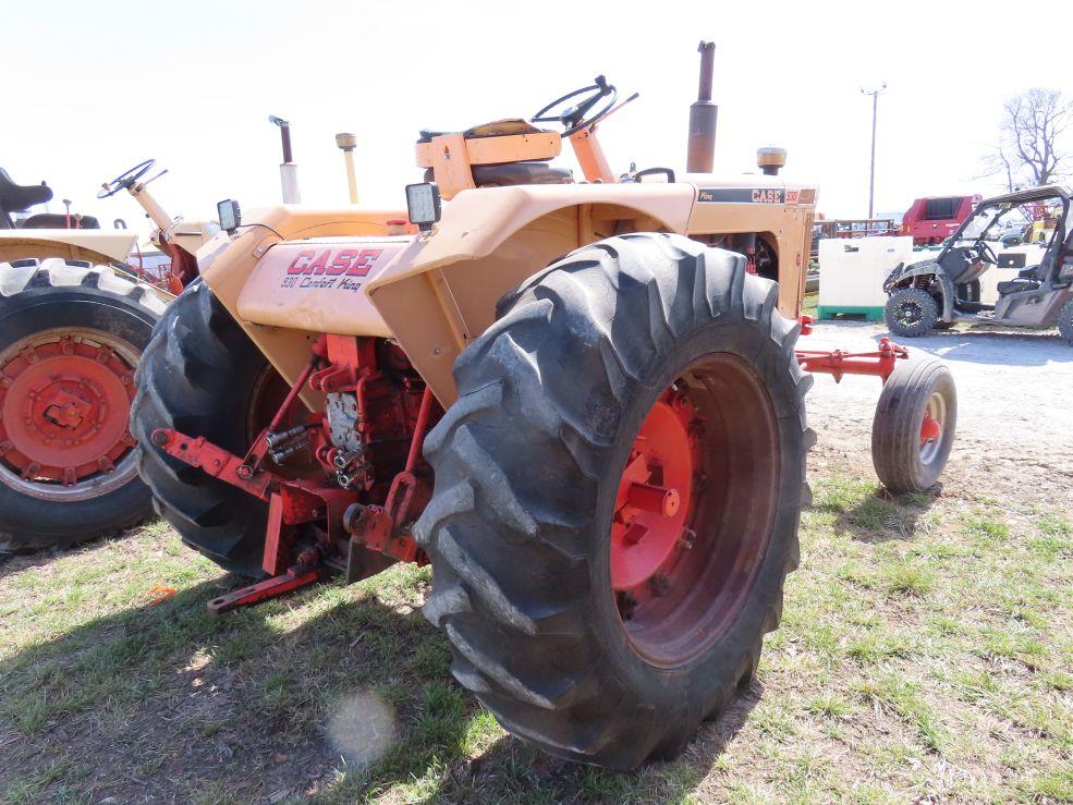 Case 930 Tractor
