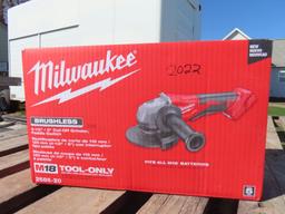 Milwaukee M18 Brushless 4-1/2"/5" Cut Off Grinder