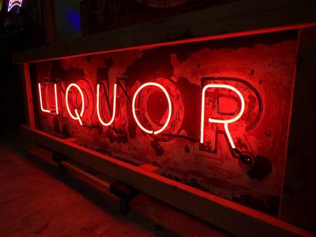 Liquor Bullnose Neon Sign