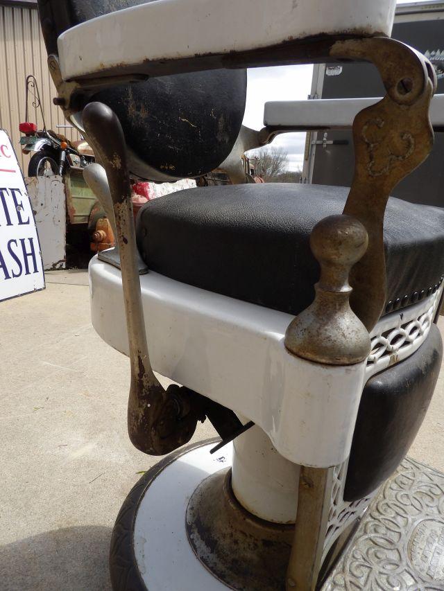 Hanson Barber's / Dental Chair