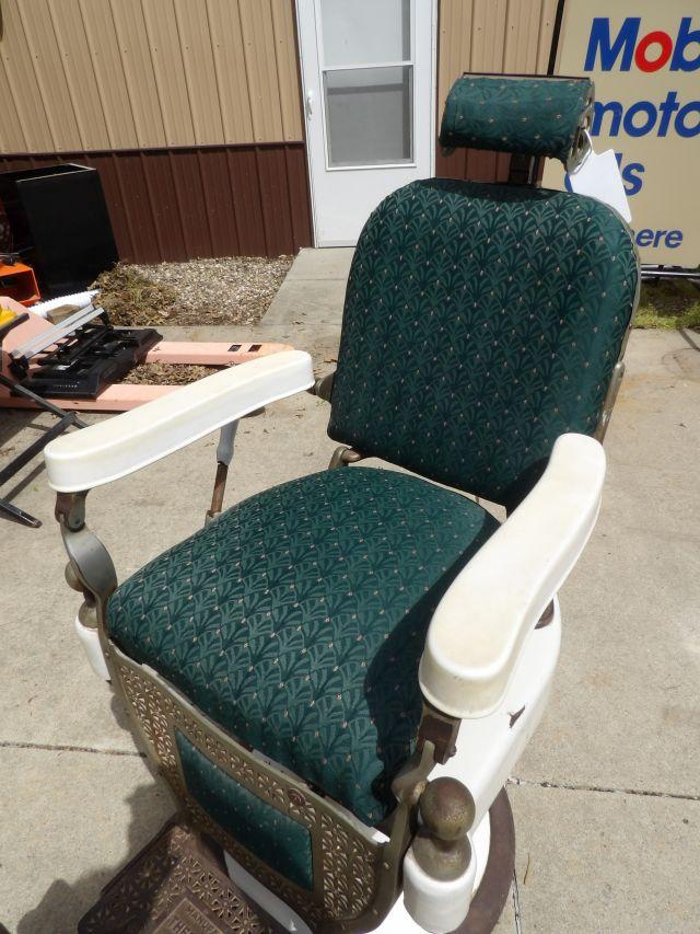 Theo A. Kochs Chicago Barber's / Dental Chair