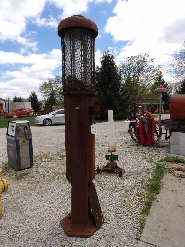 Milwaukee Visible Gas Pump