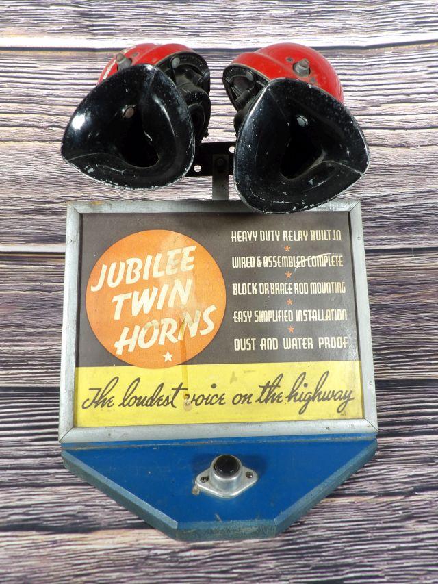 Jubilee Twin Automotive Horns Display