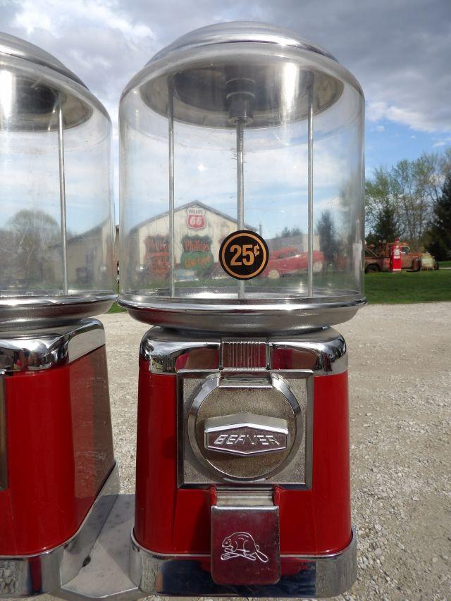 Beaver Double Bubble Gum Machine