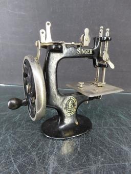 Singer Child's Sewing Machine