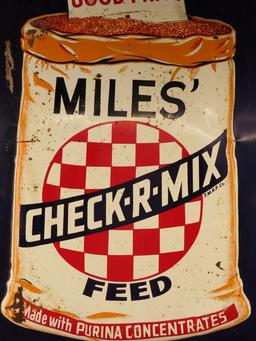 Purina Check - R - Mix Feed Sign