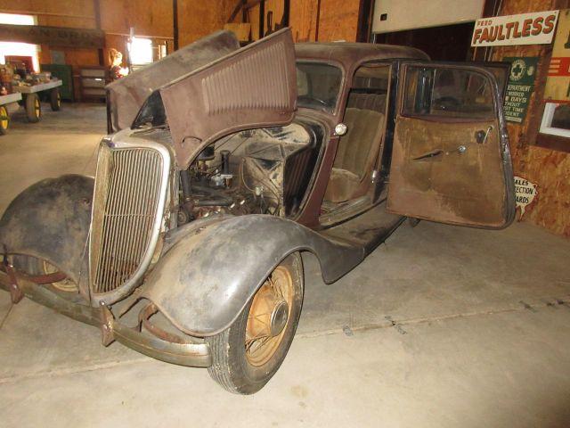 1934 Ford 4 Door Sedan