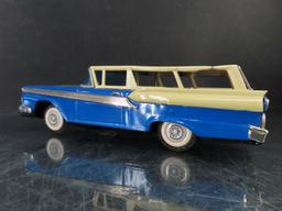 1959 Ford Station Wagon Friction Car with Box