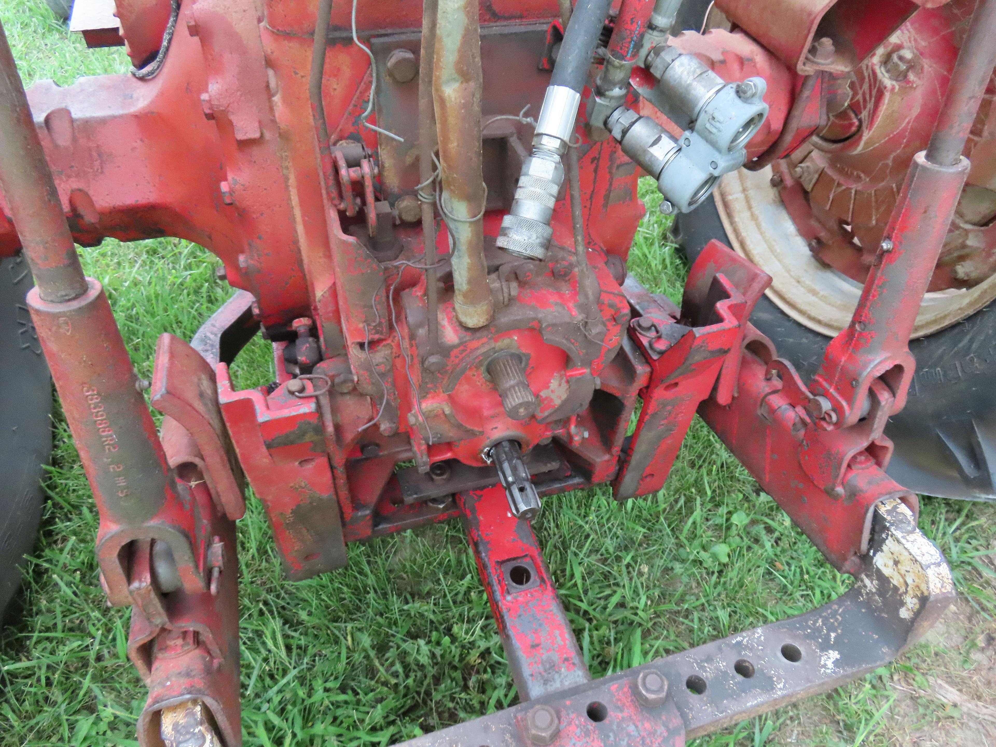 IH Farmall 706